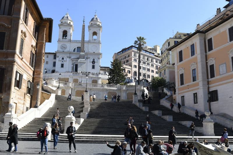 Sulle vacanze di Pasqua pesa la guerra, previste 200.000 presenze in meno rispetto allo scorso anno